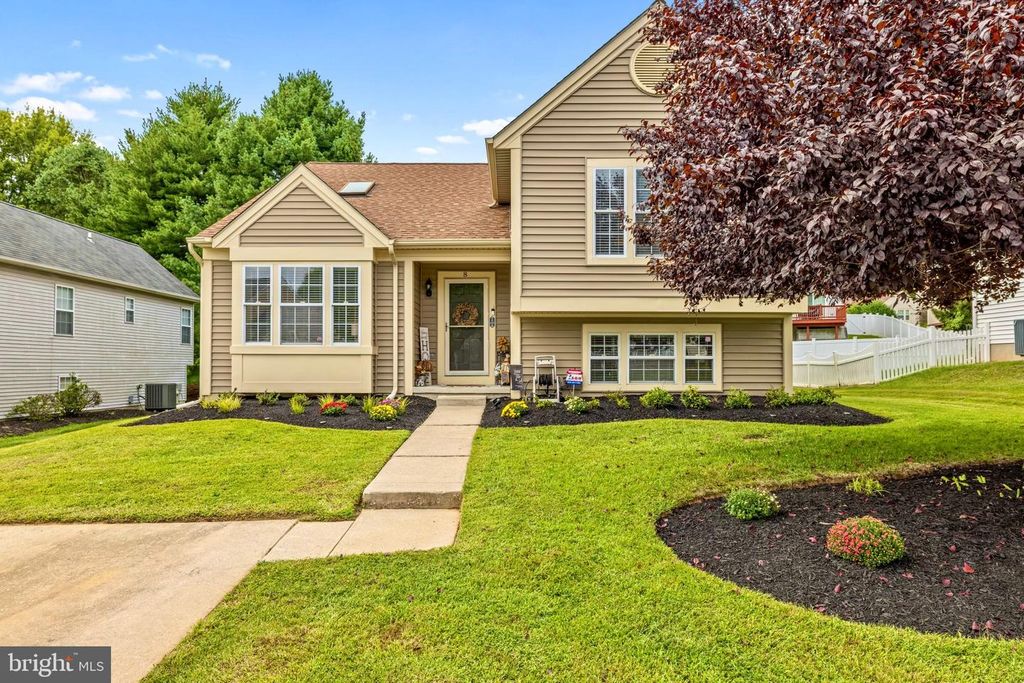 Image 1 of property listing at 8 HARROD CT, Reisterstown, MD 21136