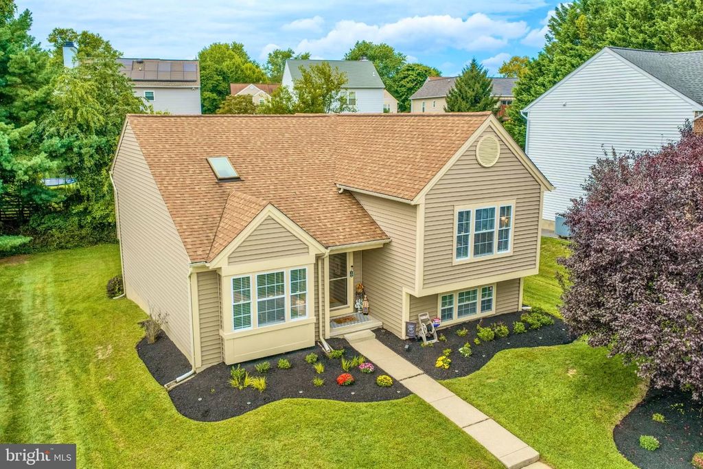 Image 10 of property listing at 8 HARROD CT, Reisterstown, MD 21136