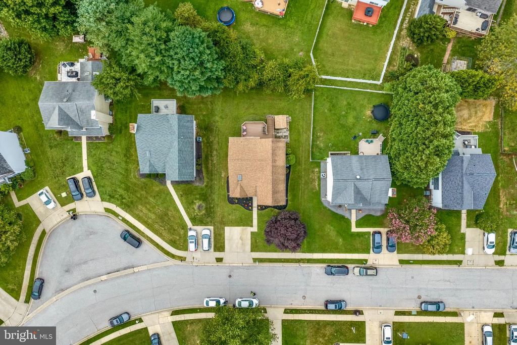Image 12 of property listing at 8 HARROD CT, Reisterstown, MD 21136