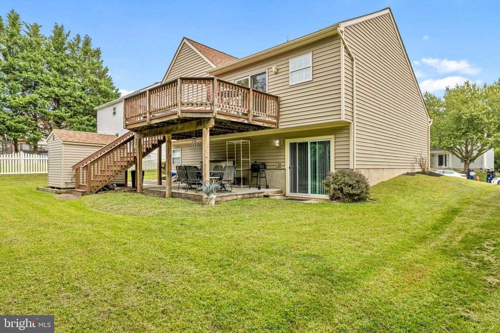 Image 4 of property listing at 8 HARROD CT, Reisterstown, MD 21136