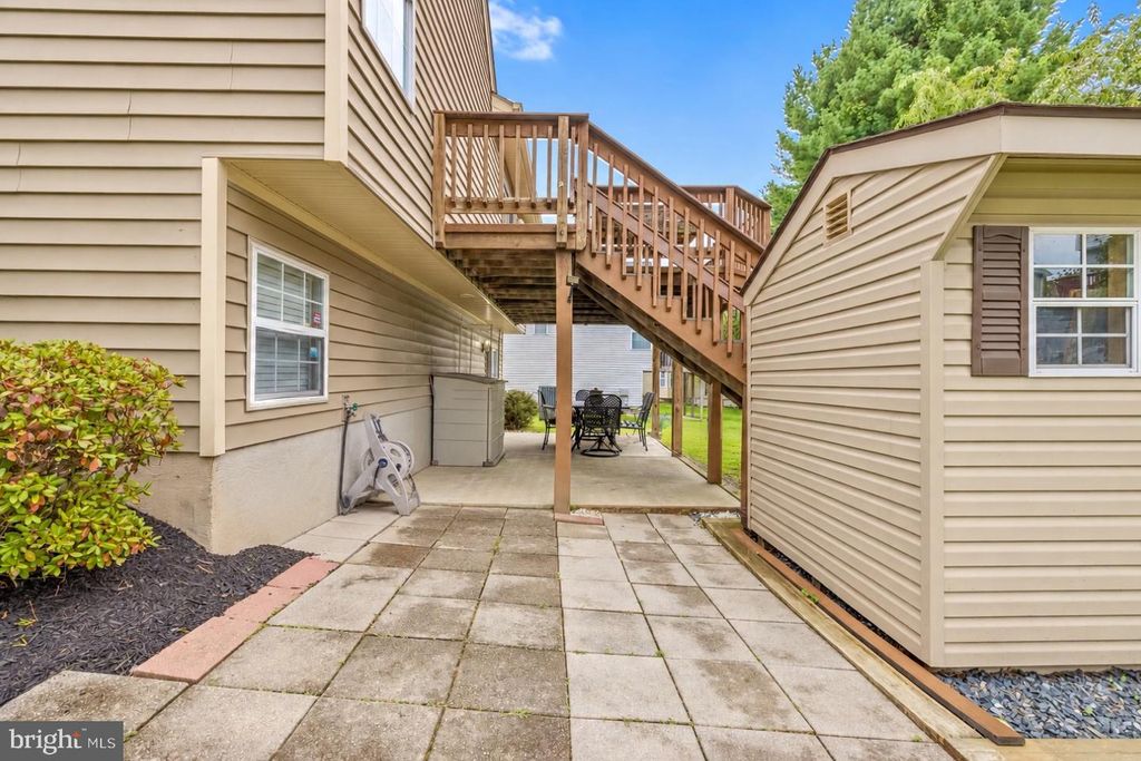 Image 8 of property listing at 8 HARROD CT, Reisterstown, MD 21136