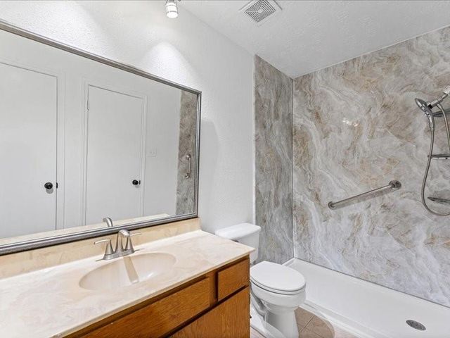 7850 Hillbarn Drive, Houston, TX 77040