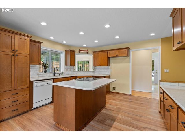6725 Sw 160TH Ave, Beaverton, OR 97007