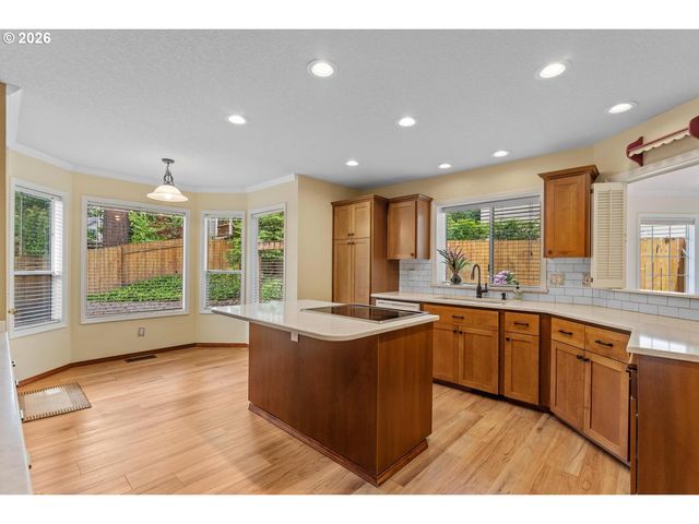 6725 Sw 160TH Ave, Beaverton, OR 97007