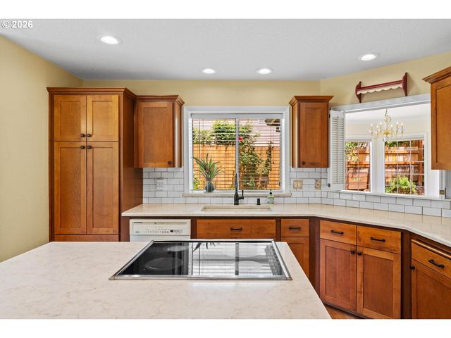 6725 Sw 160TH Ave, Beaverton, OR 97007