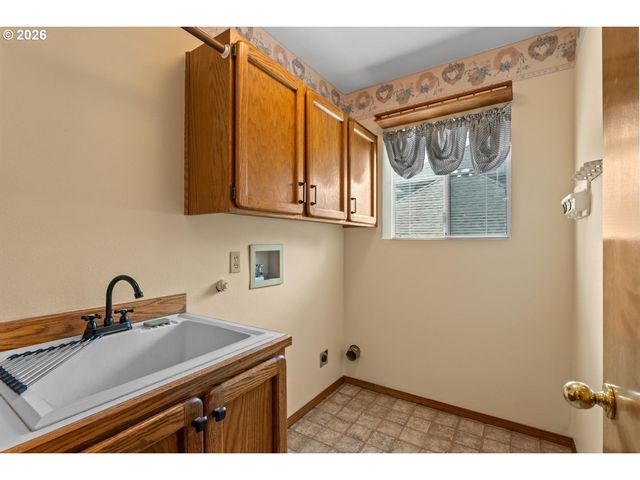 6725 Sw 160TH Ave, Beaverton, OR 97007