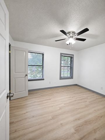 4413 Menzer Road, Fort Worth, TX 76103