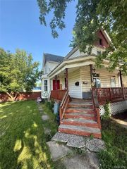 1813 10th Avenue, Port Huron, MI 48060