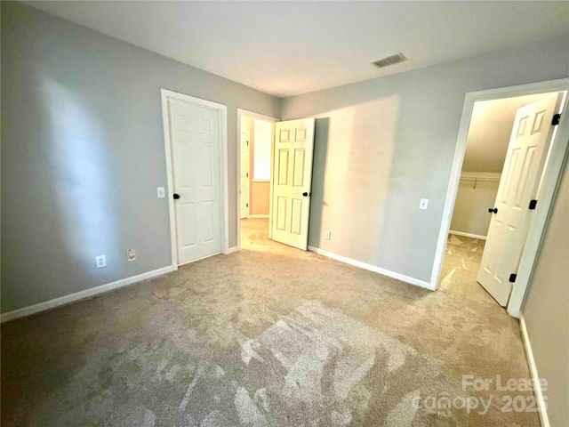 10208 Roundleaf Drive, Charlotte, NC 28213