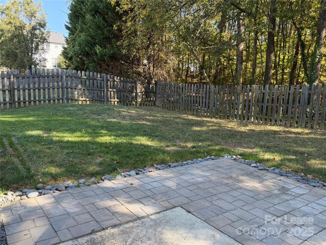 10208 Roundleaf Drive, Charlotte, NC 28213