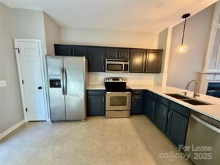 10208 Roundleaf Drive, Charlotte, NC 28213