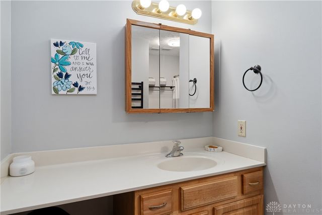 2236 Commonwealth Drive, Xenia, OH 45385