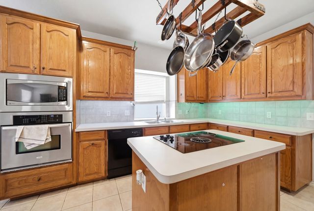 8641 Shadow Trace Drive, Fort Worth, TX 76244