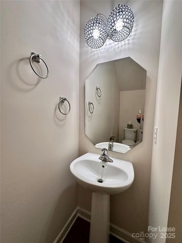 5733 Lachlan Hill Lane, Charlotte, NC 28278