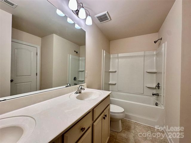 5733 Lachlan Hill Lane, Charlotte, NC 28278