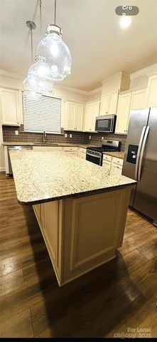 5733 Lachlan Hill Lane, Charlotte, NC 28278