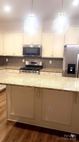 5733 Lachlan Hill Lane, Charlotte, NC 28278