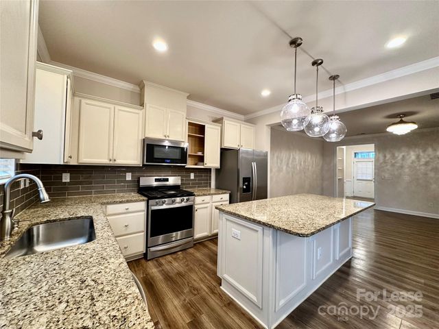 5733 Lachlan Hill Lane, Charlotte, NC 28278