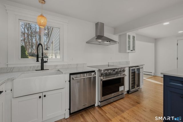 87 Colony Road, Groton, CT 06340