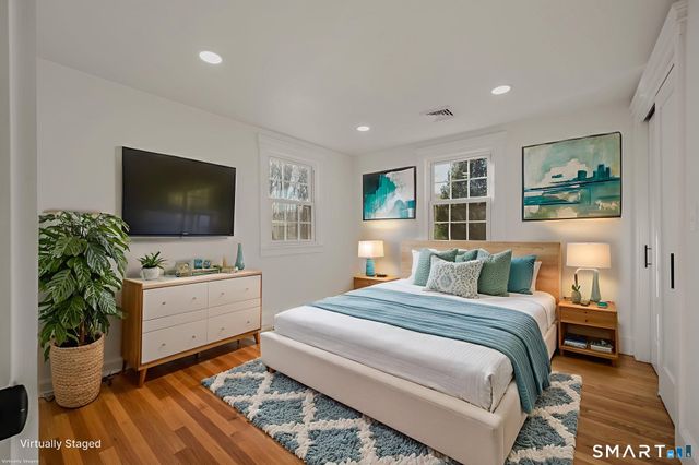 87 Colony Road, Groton, CT 06340