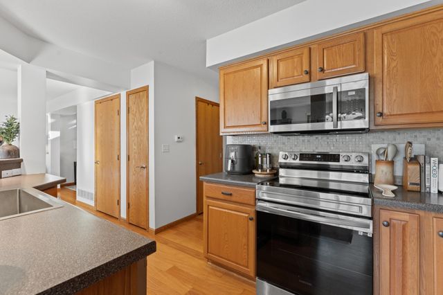 2110 Red Tail Place SE, Rochester, MN 55904