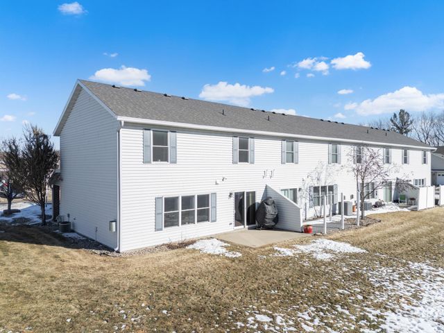 2110 Red Tail Place SE, Rochester, MN 55904