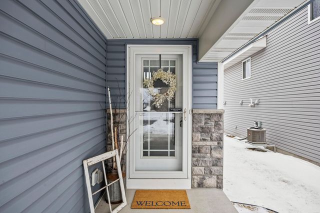 9036 Golden Pond Lane N, Monticello, MN 55362