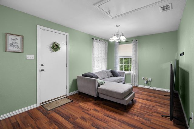 2539 Sharon Street, Dallas, TX 75211