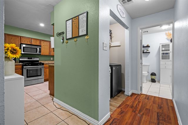 2539 Sharon Street, Dallas, TX 75211