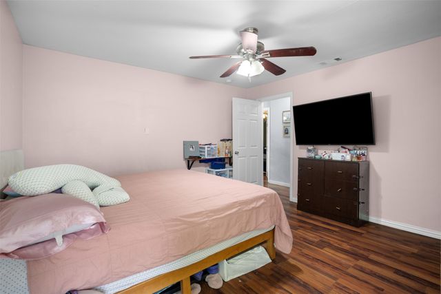 2539 Sharon Street, Dallas, TX 75211