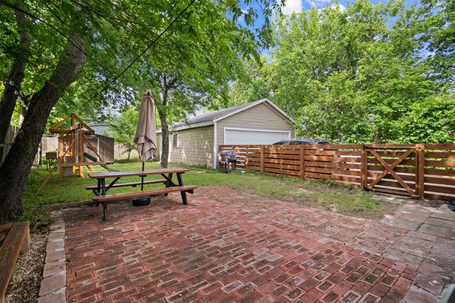 2539 Sharon Street, Dallas, TX 75211