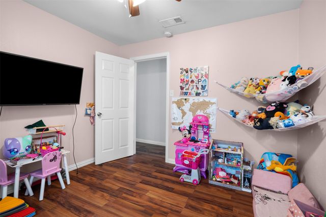 2539 Sharon Street, Dallas, TX 75211