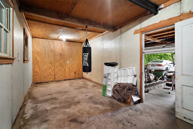 2539 Sharon Street, Dallas, TX 75211