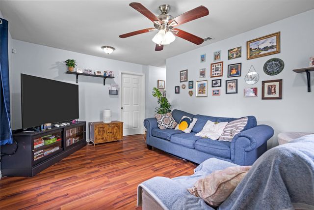 2539 Sharon Street, Dallas, TX 75211