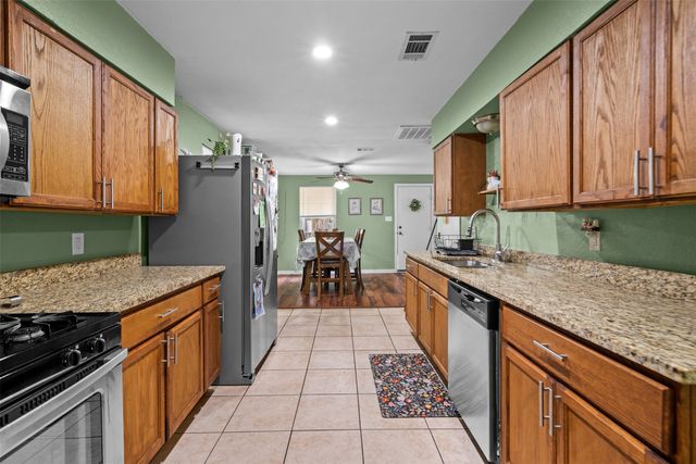 2539 Sharon Street, Dallas, TX 75211