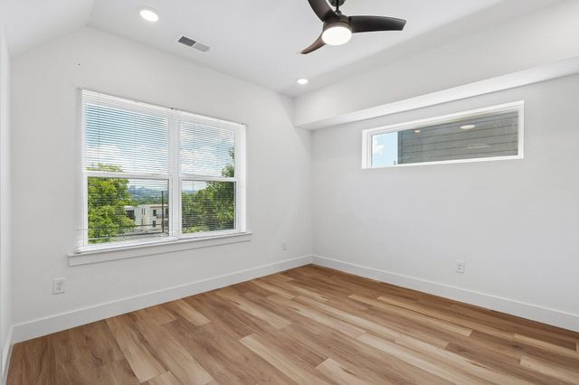 1241 N Avondale Cir, Nashville, TN 37207