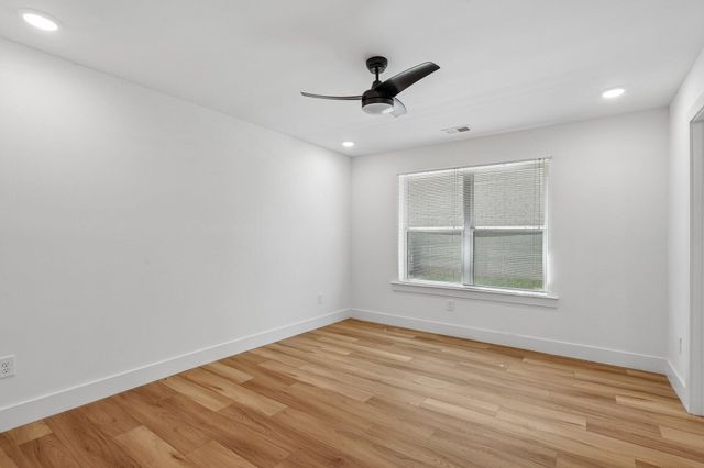 1241 N Avondale Cir, Nashville, TN 37207