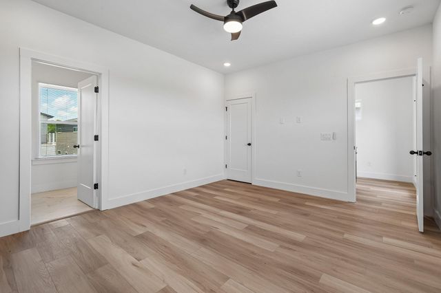 1241 N Avondale Cir, Nashville, TN 37207