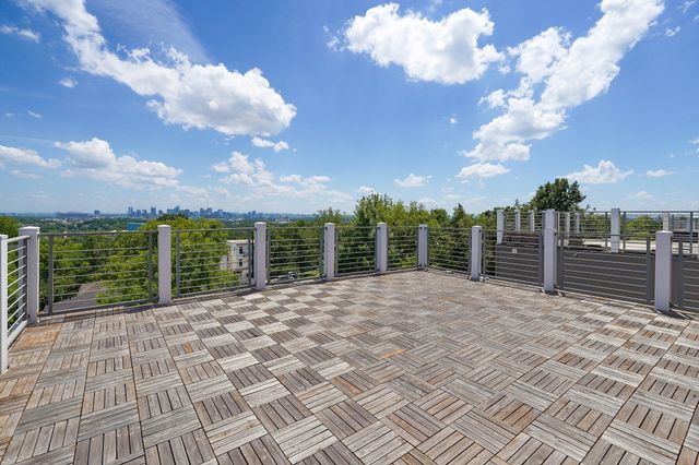 1241 N Avondale Cir, Nashville, TN 37207