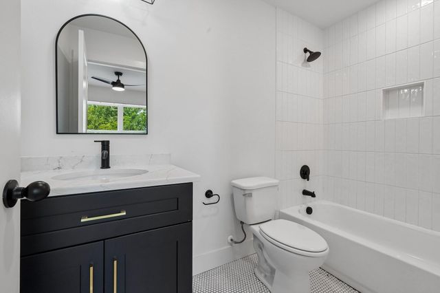 1241 N Avondale Cir, Nashville, TN 37207