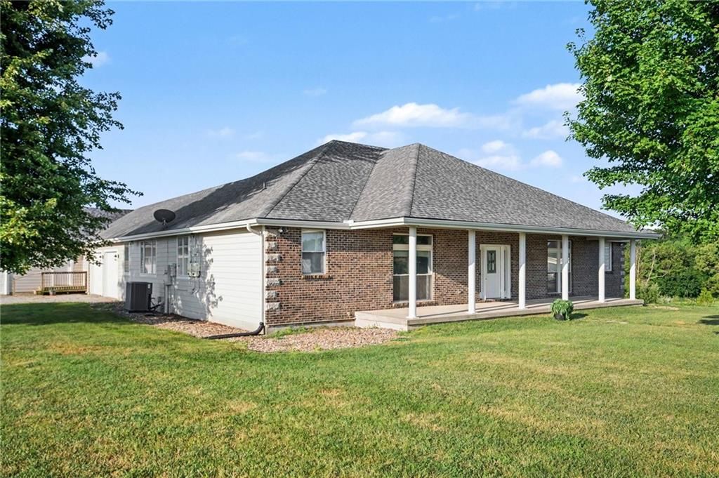 31005 Nottingham Lane, Lawson, MO 64062