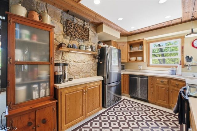75 Bunn Rd, Hardyston Twp., NJ 07419