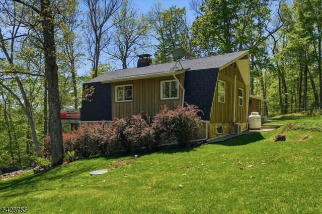 75 Bunn Rd, Hardyston Twp., NJ 07419