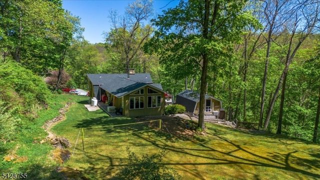 75 Bunn Rd, Hardyston Twp., NJ 07419
