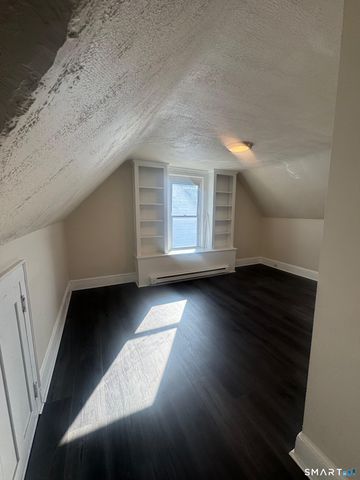 133 Wordin Avenue 3rd, Bridgeport, CT 06605