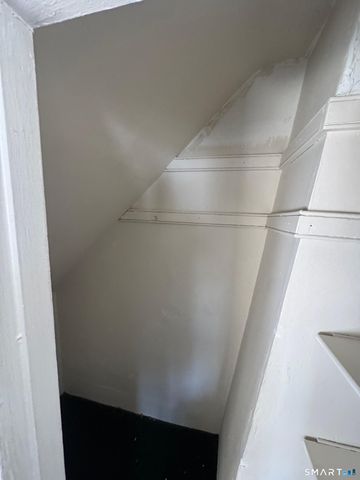 133 Wordin Avenue 3rd, Bridgeport, CT 06605