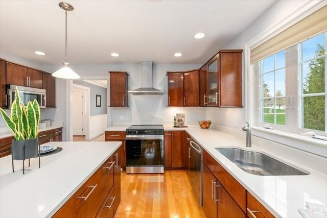 167 Catamount Rd, Tewksbury, MA 01876