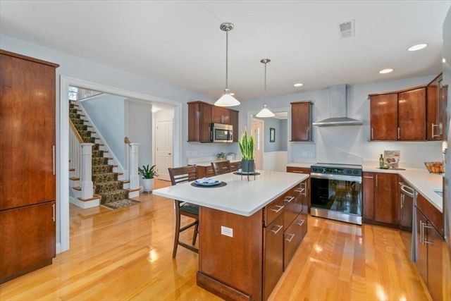 167 Catamount Rd, Tewksbury, MA 01876