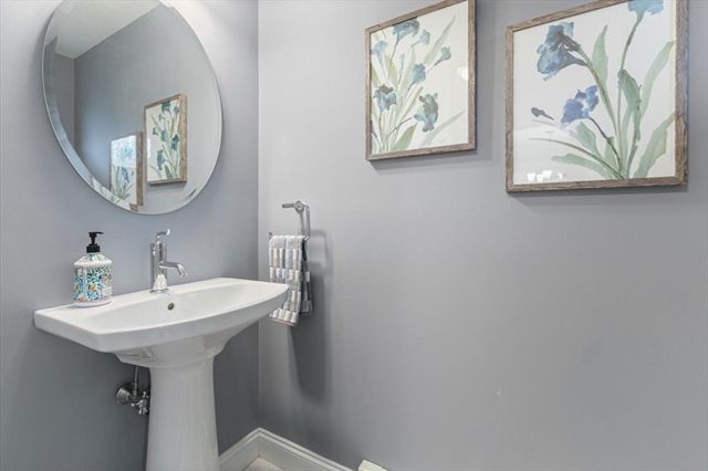 167 Catamount Rd, Tewksbury, MA 01876