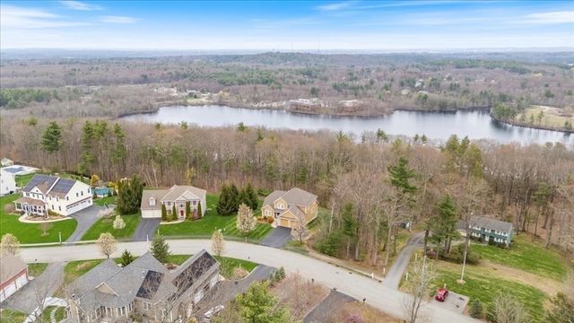 167 Catamount Rd, Tewksbury, MA 01876